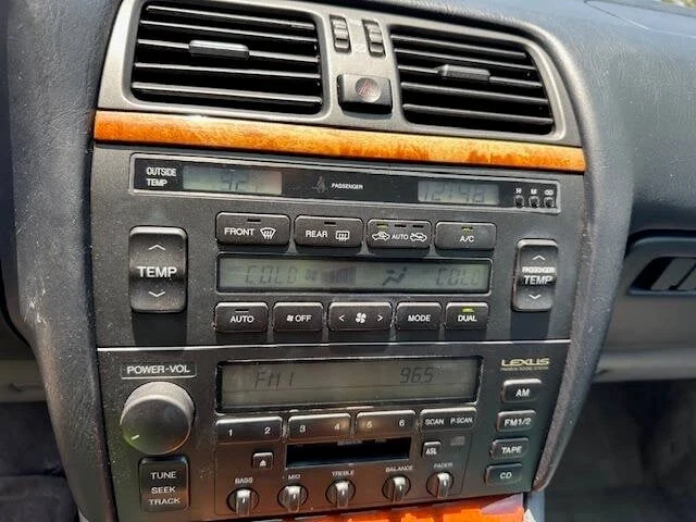 1999 Lexus LS 2nd Gen - Image 15 of 21