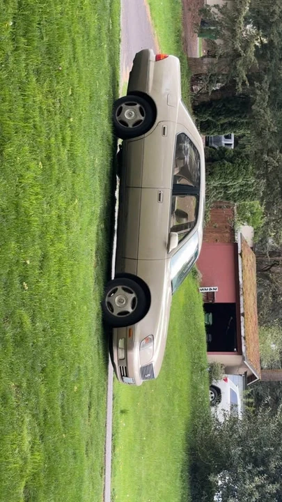 1999 Lexus LS 2nd Gen - Image 2 of 4