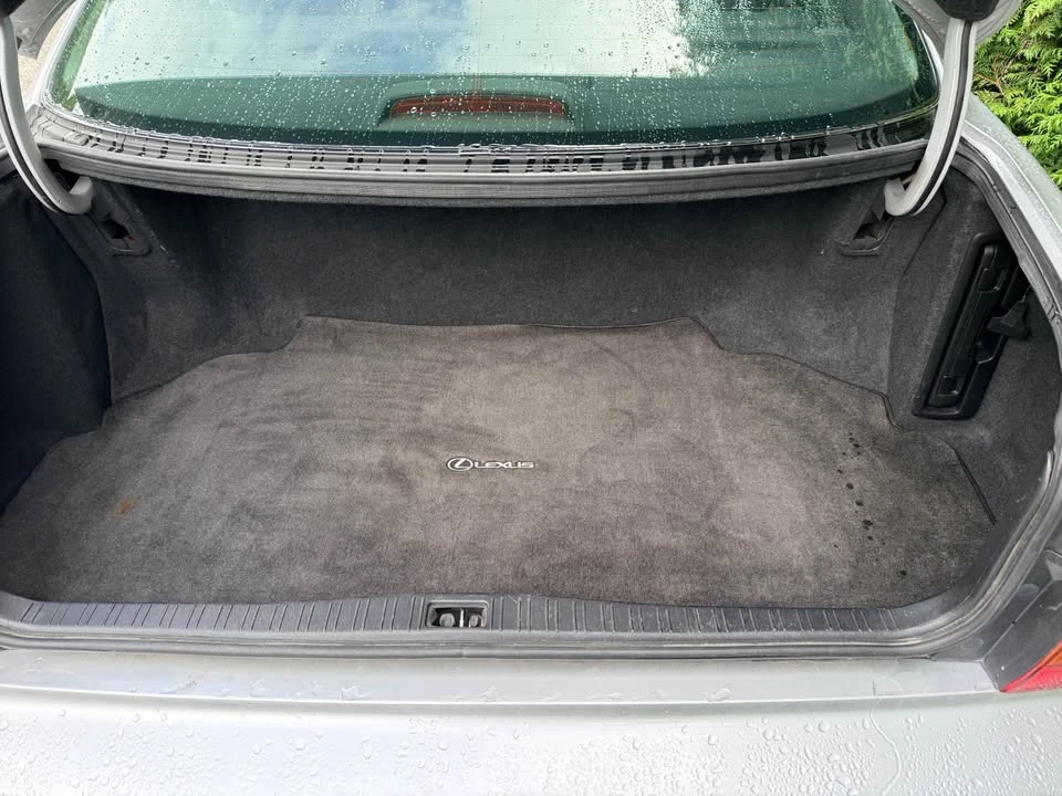 1999 Lexus LS 2nd Gen - Image 9 of 12