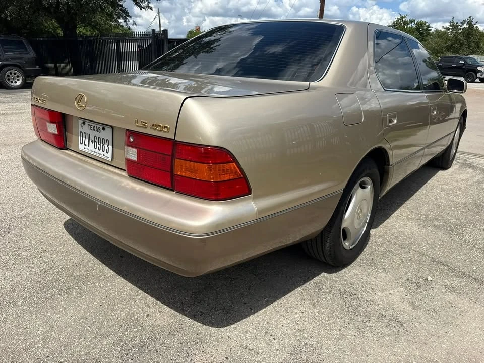 1999 Lexus LS 2nd Gen - Image 10 of 12