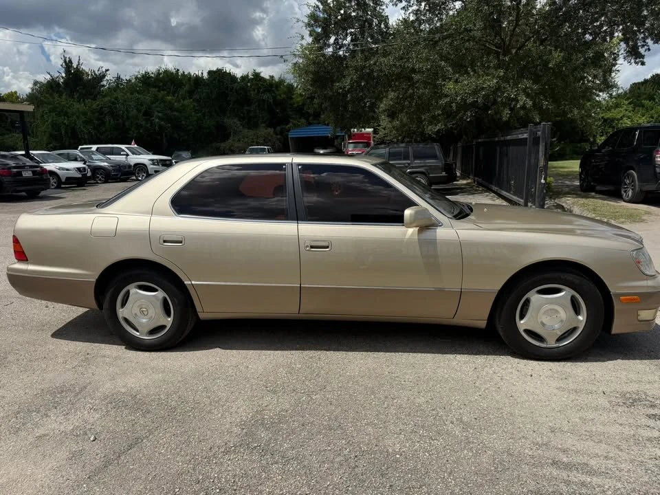 1999 Lexus LS 2nd Gen - Image 5 of 13