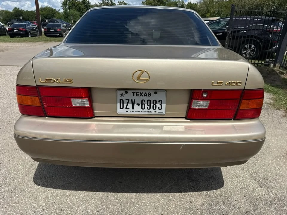 1999 Lexus LS 2nd Gen - Image 11 of 12