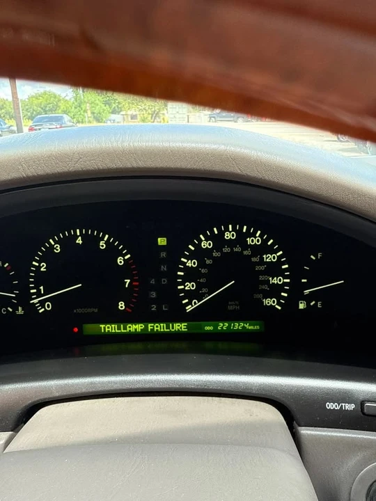 1999 Lexus LS 2nd Gen - Image 12 of 13