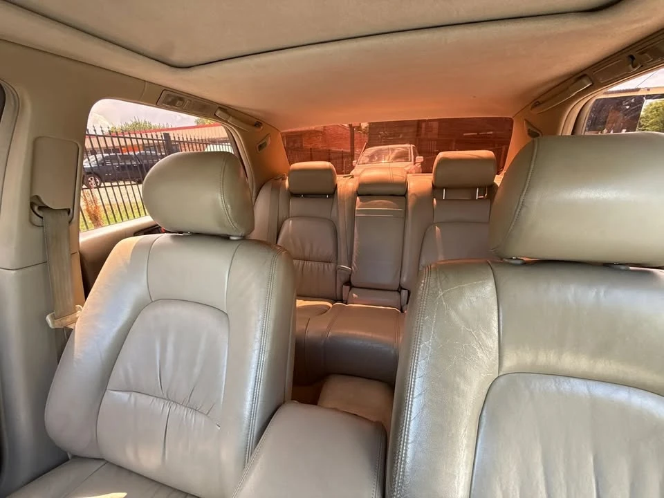 1999 Lexus LS 2nd Gen - Image 11 of 13