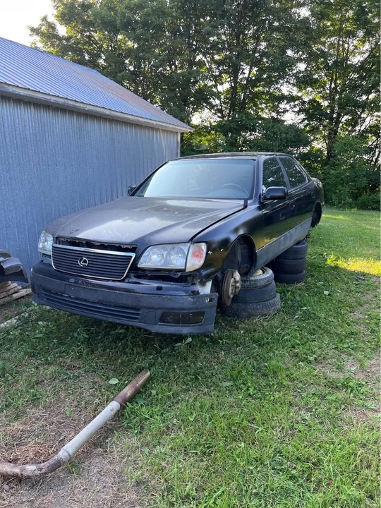 1999 Lexus LS 2nd Gen - Image 9 of 10