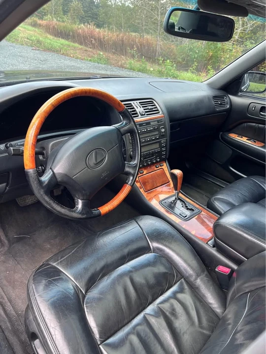 1999 Lexus LS 2nd Gen - Image 5 of 10