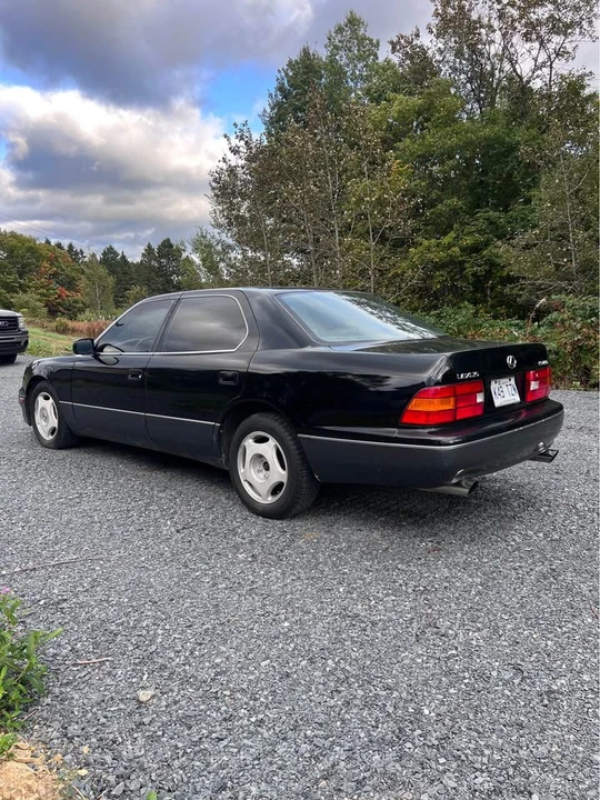 1999 Lexus LS 2nd Gen - Image 3 of 10