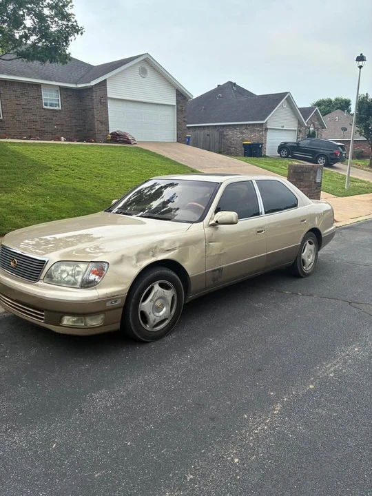 1999 Lexus LS 2nd Gen - Image 3 of 9