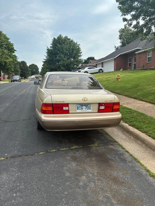 1999 Lexus LS 2nd Gen - Image 5 of 9