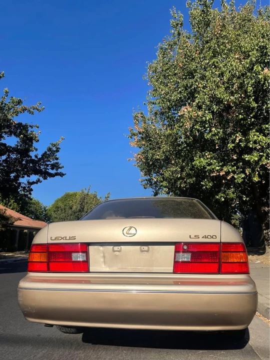 1999 Lexus LS 2nd Gen - Image 5 of 10
