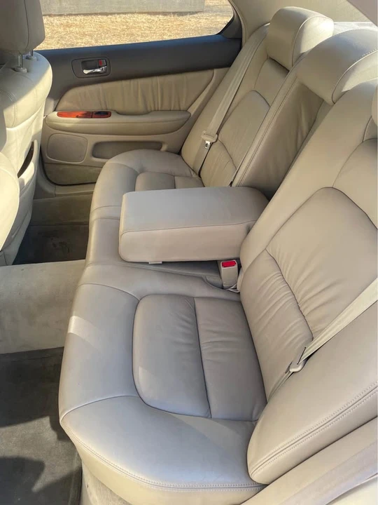1999 Lexus LS 2nd Gen - Image 8 of 10