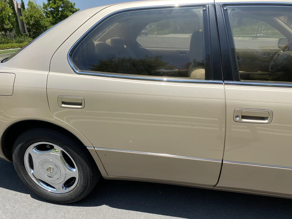 1999 Lexus LS 2nd Gen - Image 24 of 31