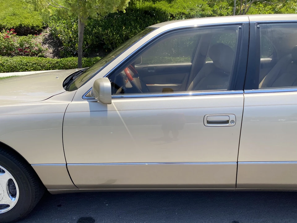 1999 Lexus LS 2nd Gen - Image 22 of 31