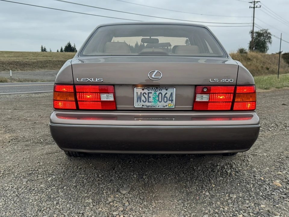 1999 Lexus LS 2nd Gen - Image 9 of 31