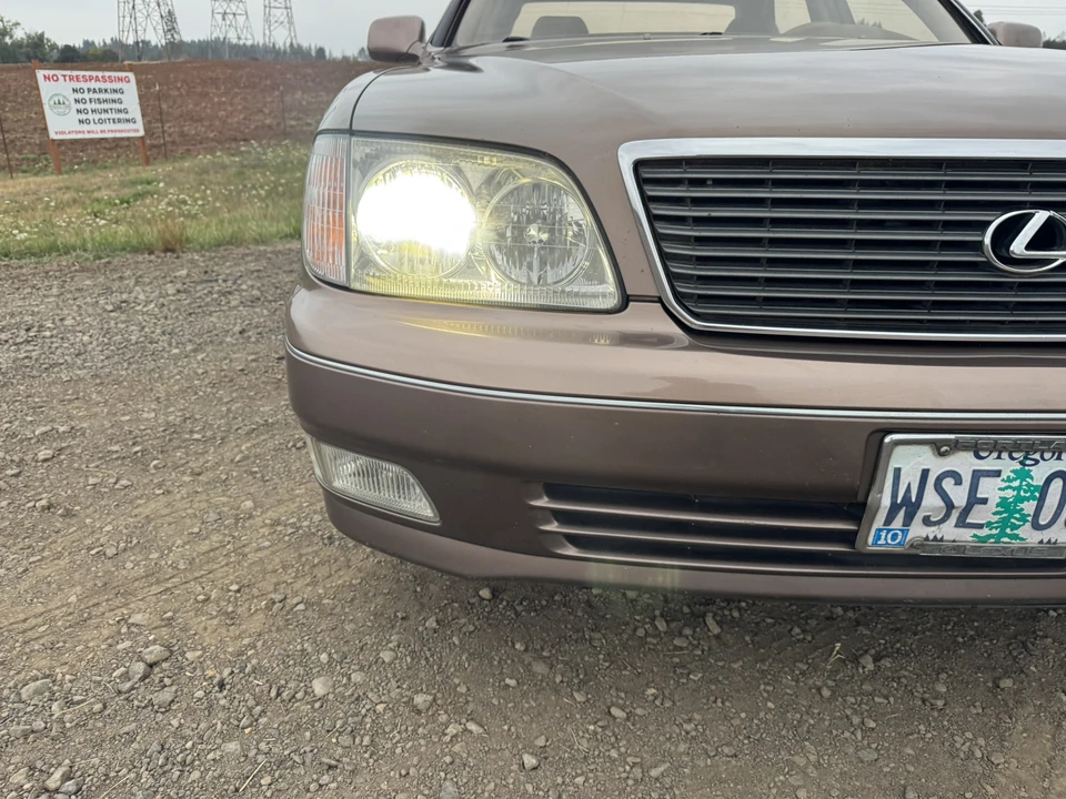 1999 Lexus LS 2nd Gen - Image 13 of 31