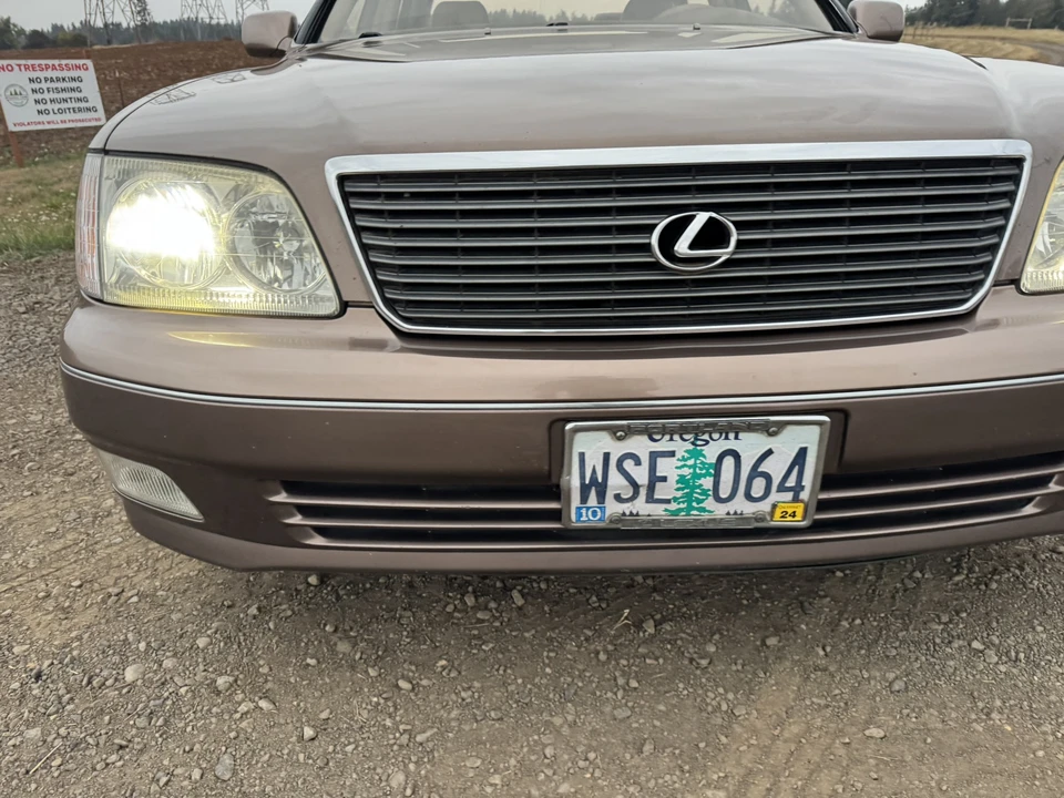 1999 Lexus LS 2nd Gen - Image 14 of 31