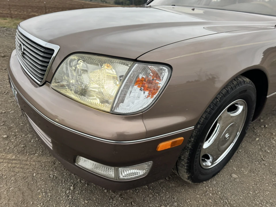 1999 Lexus LS 2nd Gen - Image 17 of 31