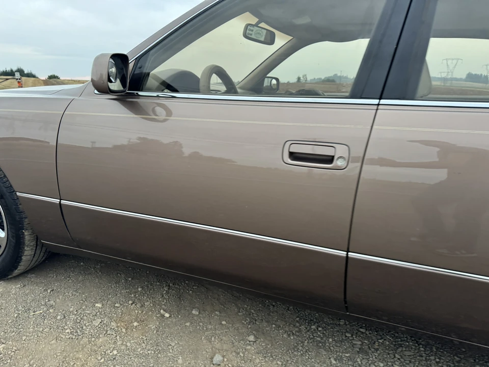 1999 Lexus LS 2nd Gen - Image 21 of 31