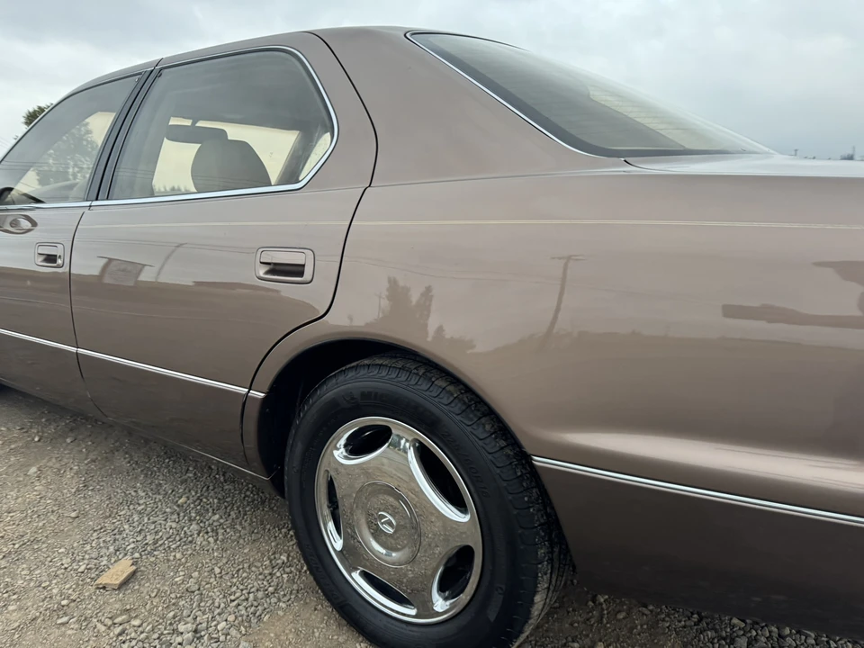 1999 Lexus LS 2nd Gen - Image 24 of 31
