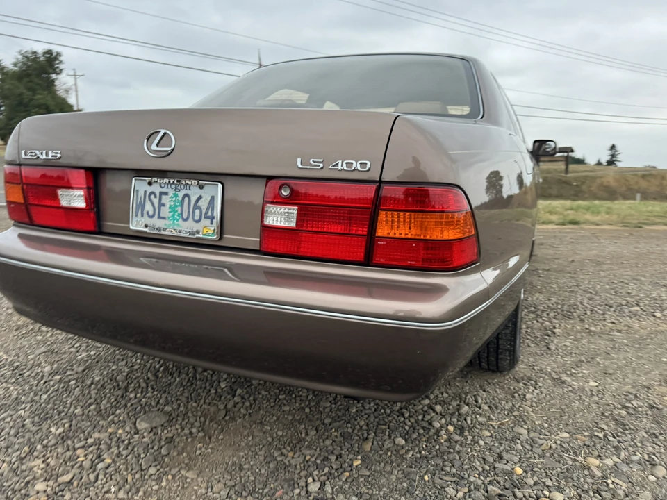 1999 Lexus LS 2nd Gen - Image 30 of 31