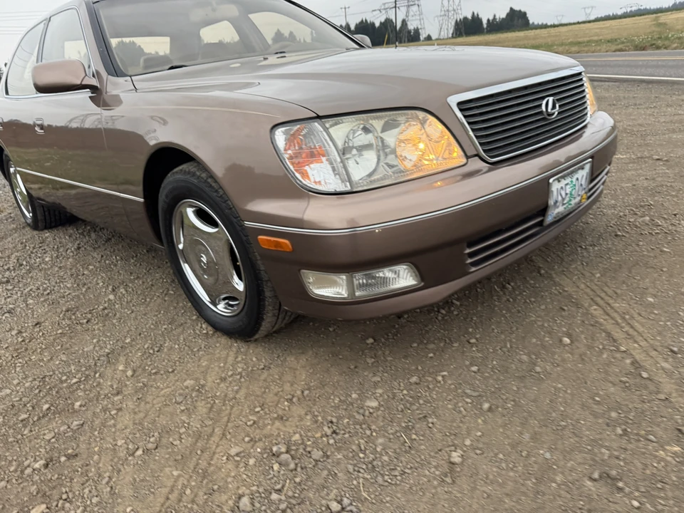 1999 Lexus LS 2nd Gen - Image 12 of 31