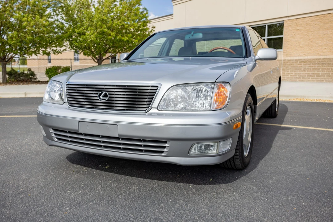 1999 Lexus LS 2nd Gen - Image 4 of 31