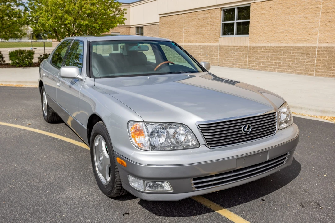 1999 Lexus LS 2nd Gen - Image 12 of 31