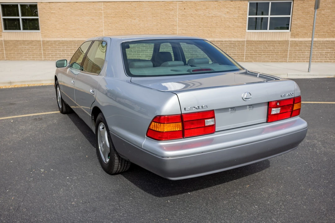 1999 Lexus LS 2nd Gen - Image 30 of 31