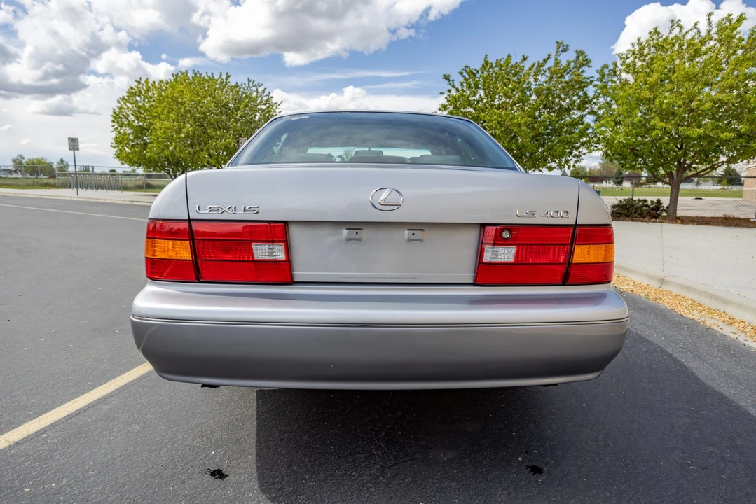 1999 Lexus LS 2nd Gen - Image 27 of 31