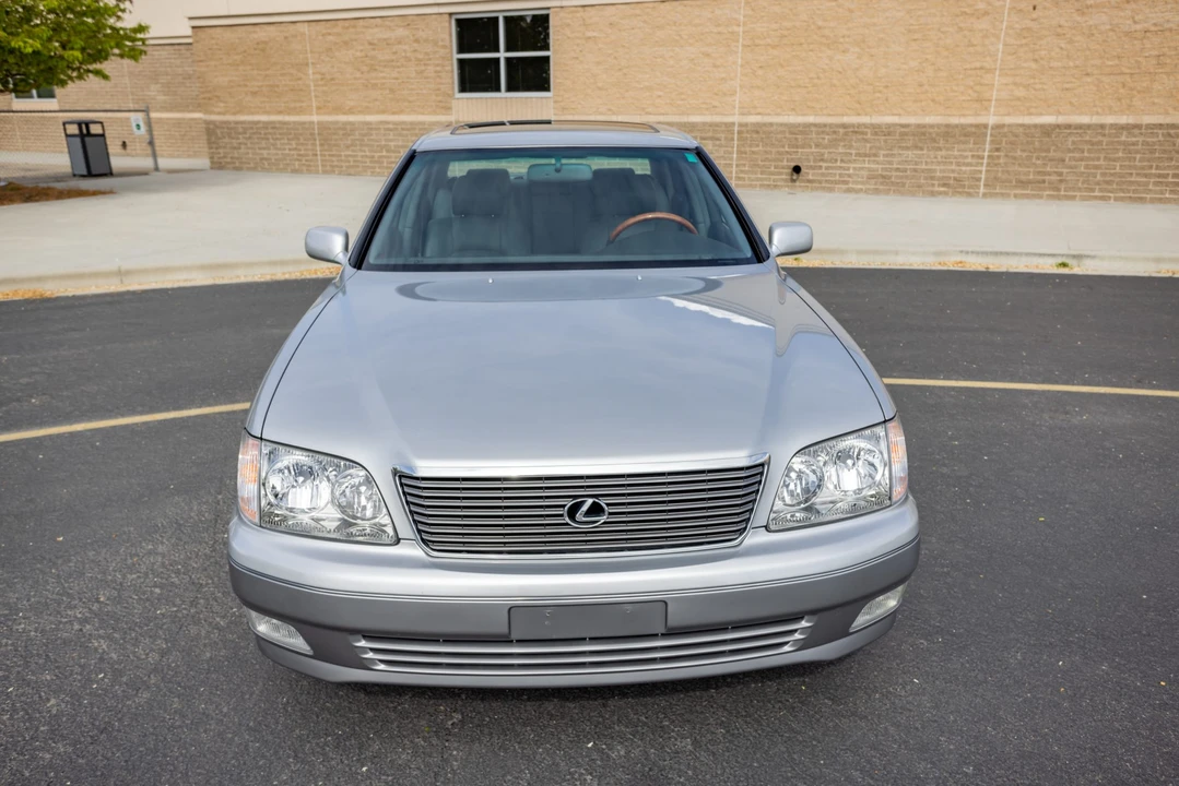 1999 Lexus LS 2nd Gen - Image 10 of 31