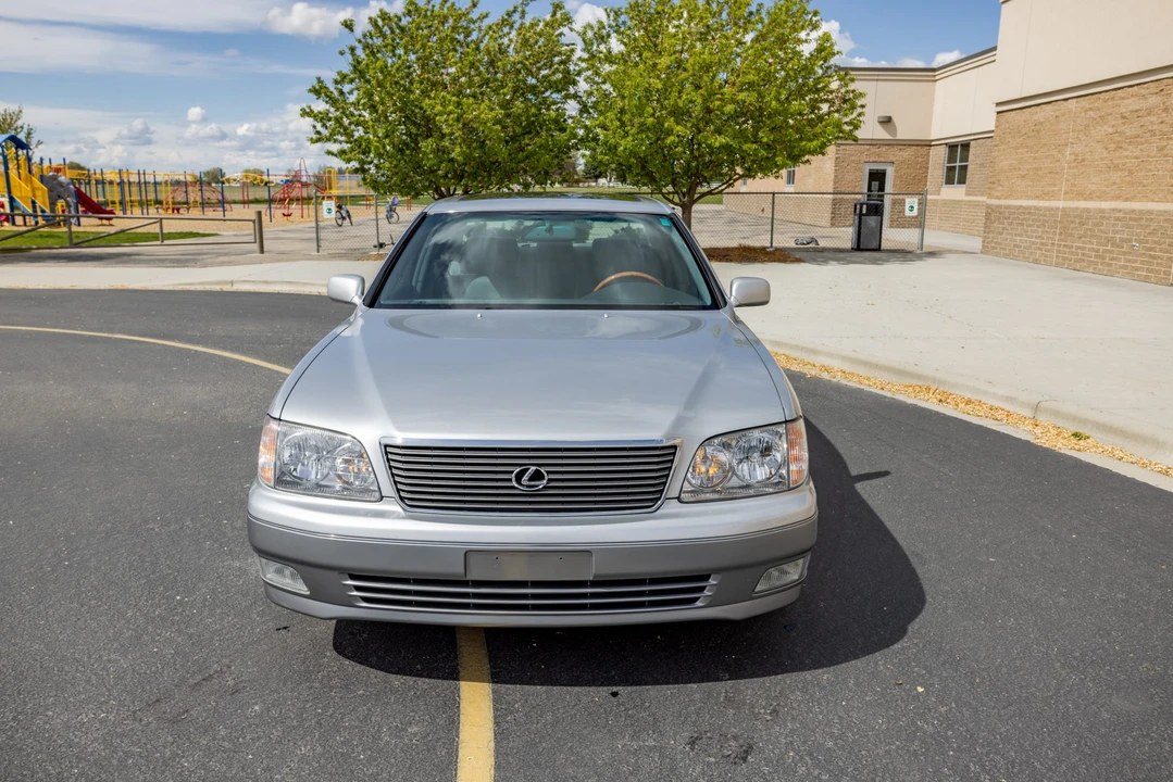 1999 Lexus LS 2nd Gen - Image 9 of 31