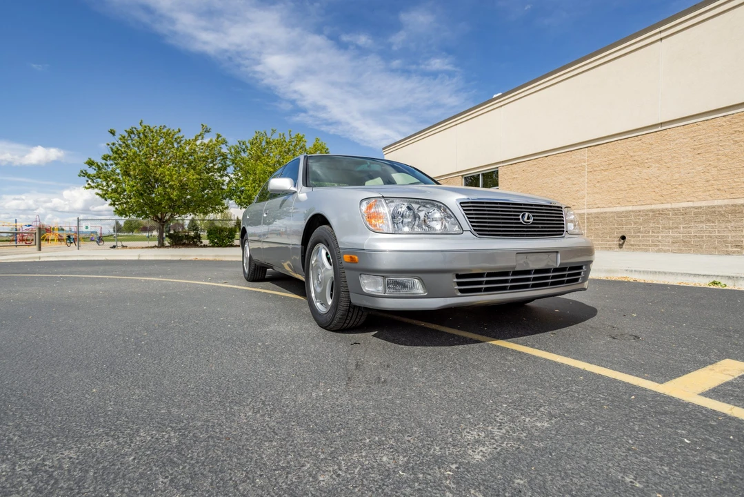 1999 Lexus LS 2nd Gen - Image 14 of 31