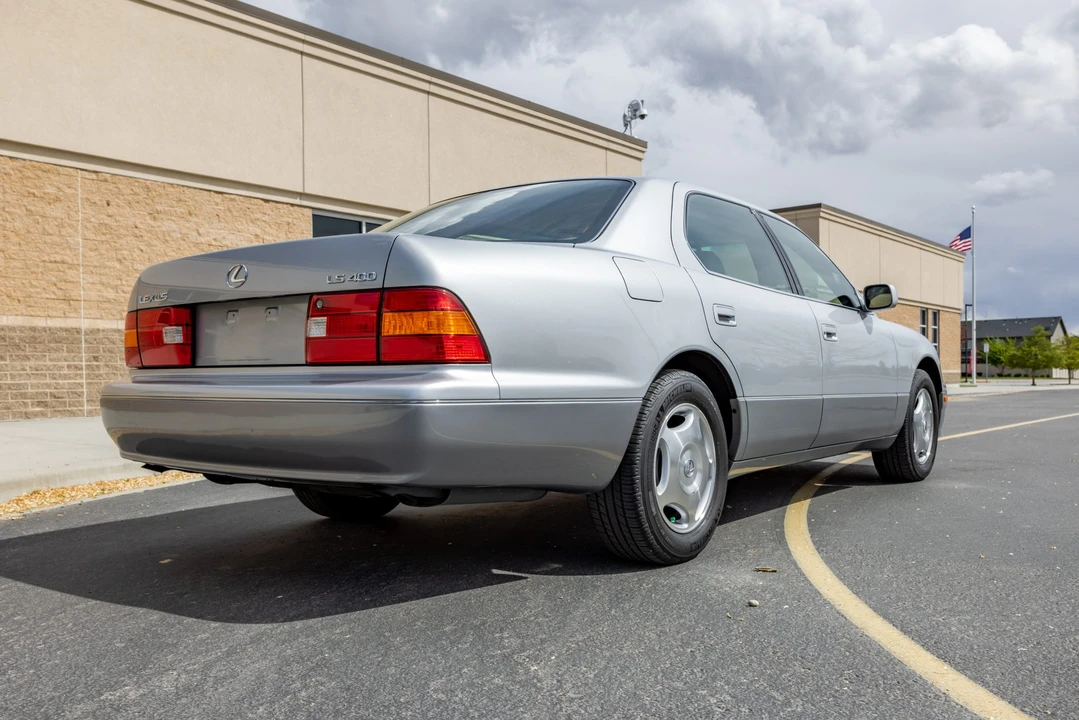 1999 Lexus LS 2nd Gen - Image 19 of 31