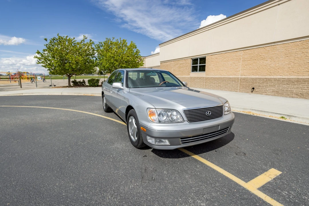 1999 Lexus LS 2nd Gen - Image 15 of 31