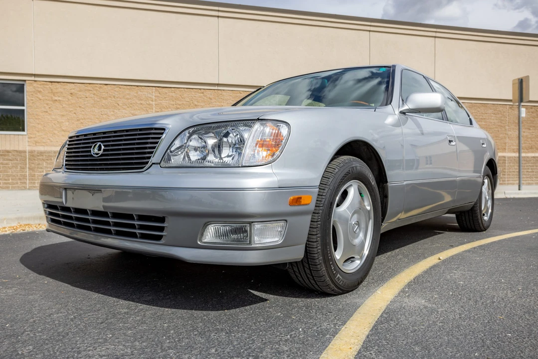 1999 Lexus LS 2nd Gen - Image 7 of 31