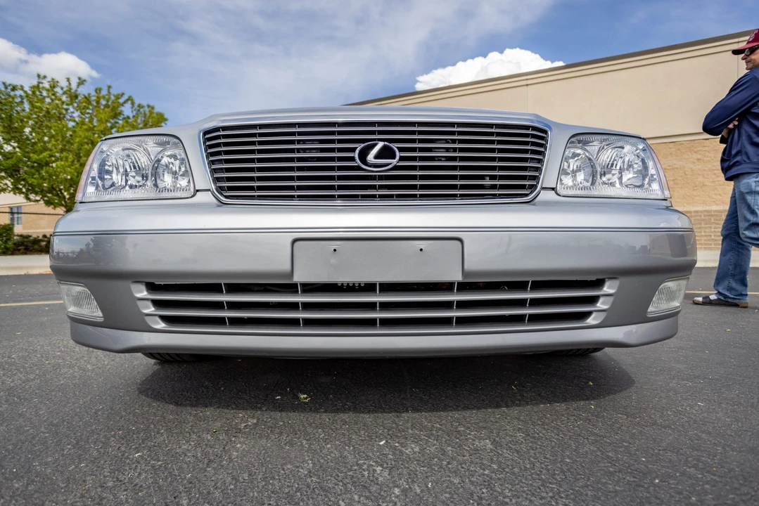1999 Lexus LS 2nd Gen - Image 11 of 31