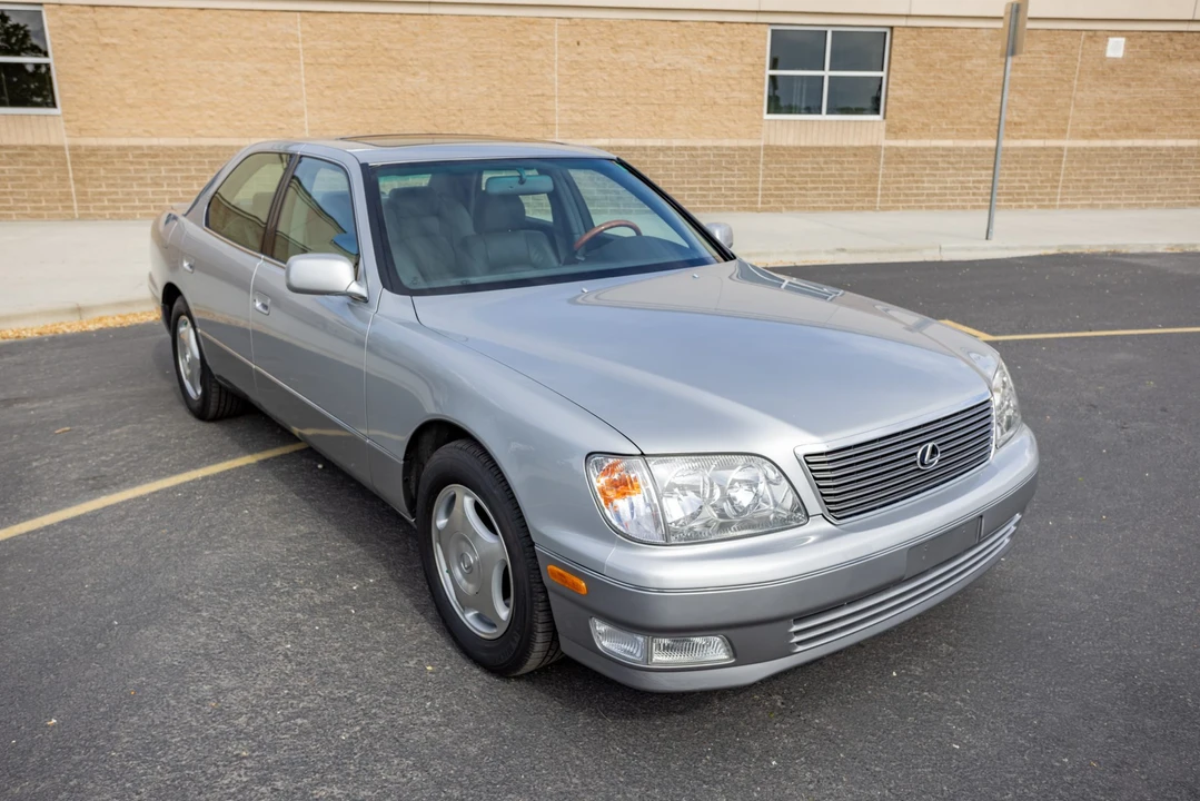 1999 Lexus LS 2nd Gen - Image 13 of 31