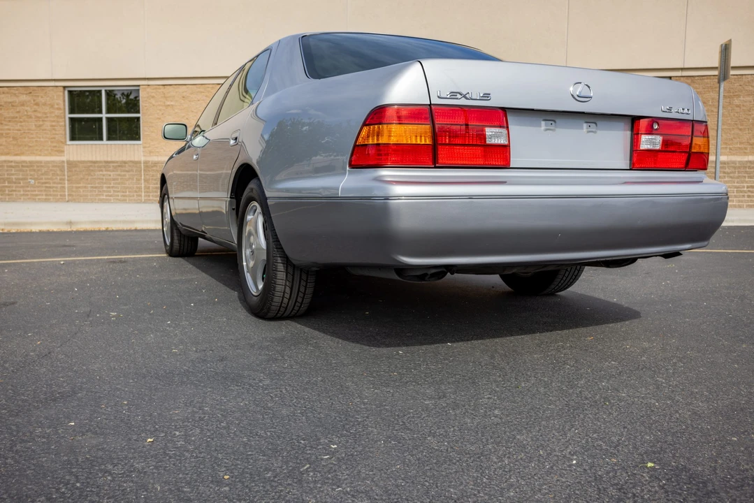 1999 Lexus LS 2nd Gen - Image 29 of 31