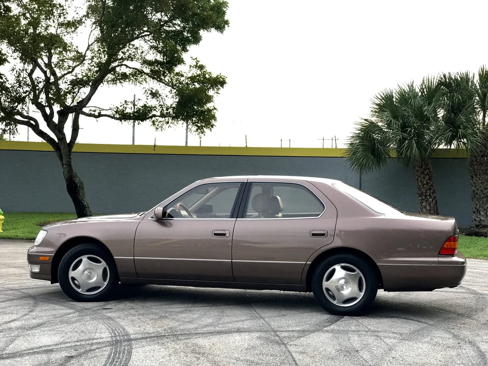 1999 Lexus LS 2nd Gen - Image 6 of 31