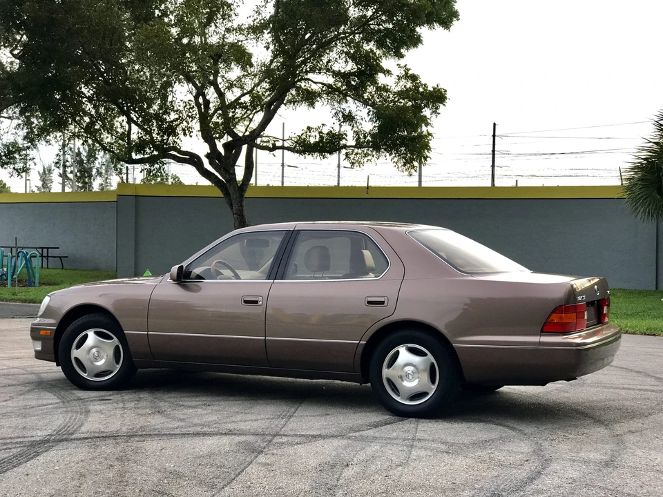 1999 Lexus LS 2nd Gen - Image 7 of 31