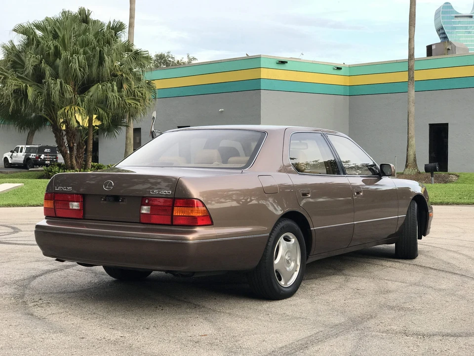 1999 Lexus LS 2nd Gen - Image 14 of 31