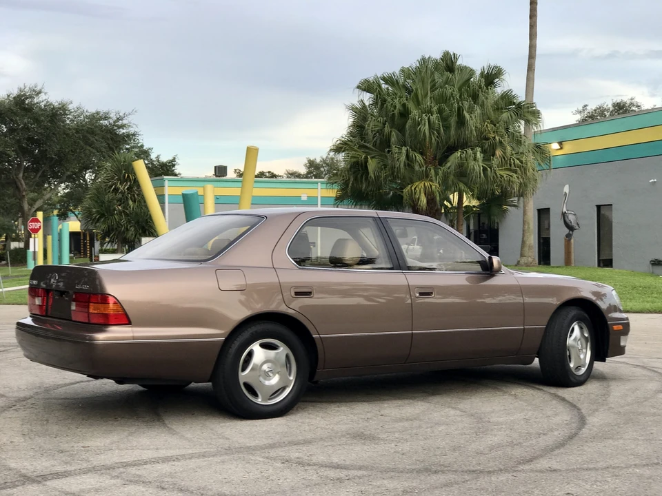 1999 Lexus LS 2nd Gen - Image 15 of 31