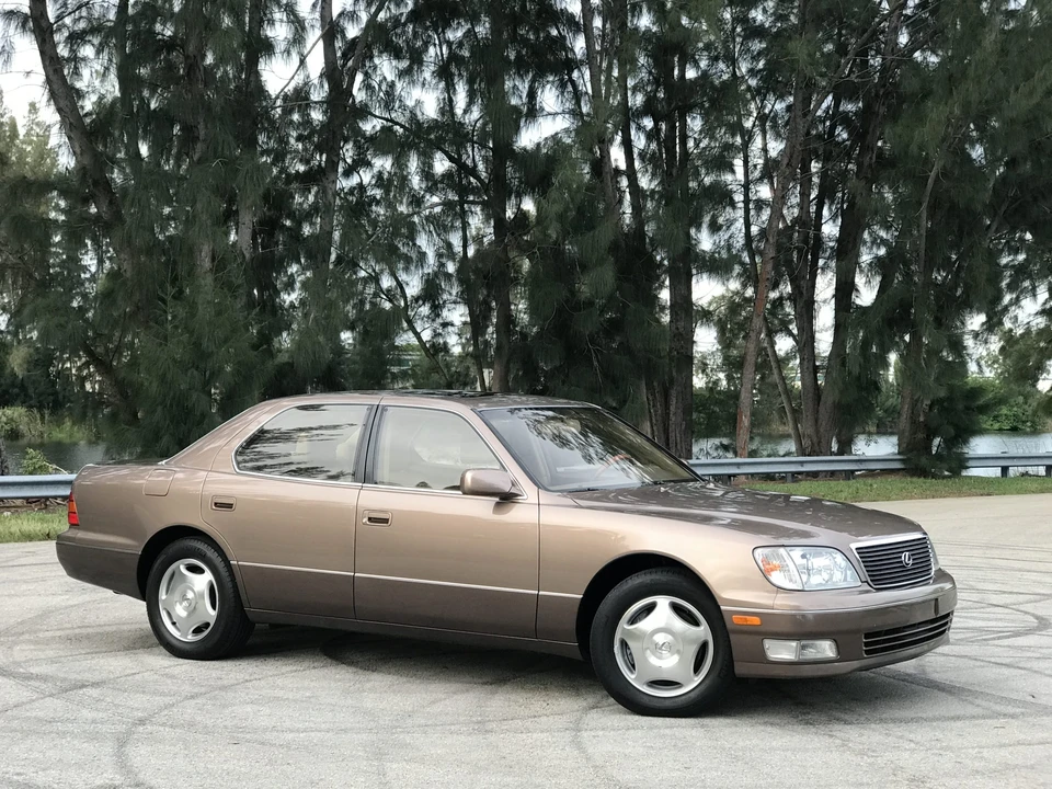 1999 Lexus LS 2nd Gen - Image 18 of 31
