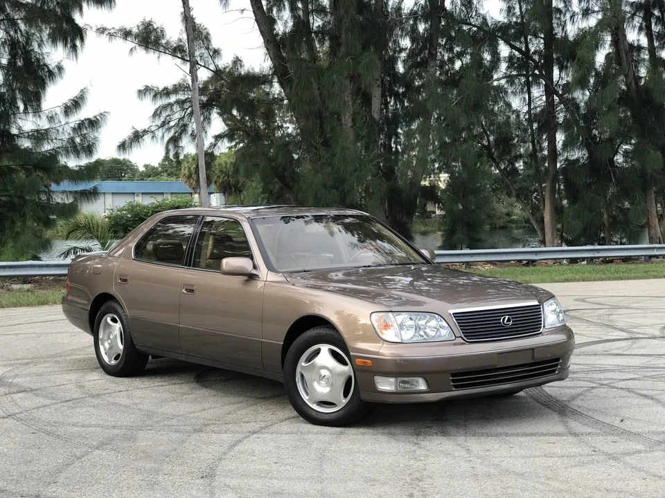 1999 Lexus LS 2nd Gen - Image 19 of 31
