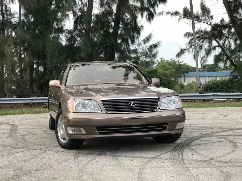 1999 Lexus LS 2nd Gen - Image 21 of 31