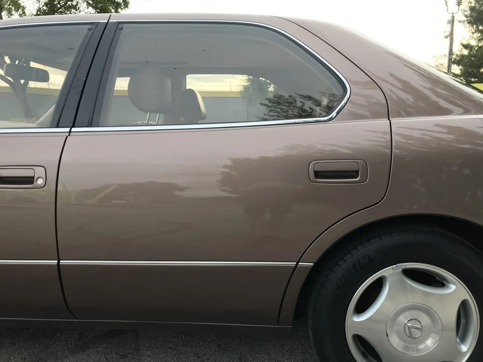 1999 Lexus LS 2nd Gen - Image 26 of 31