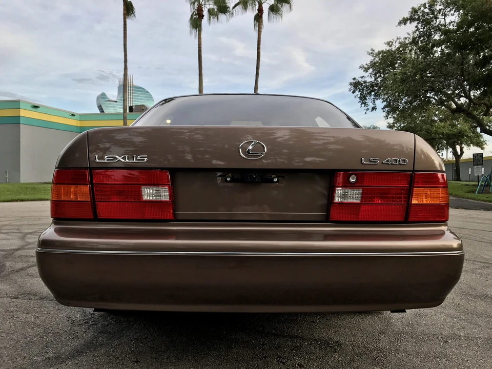 1999 Lexus LS 2nd Gen - Image 11 of 31