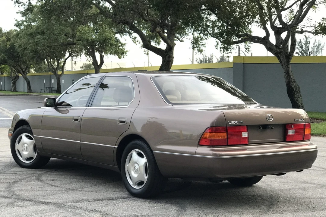 1999 Lexus LS 2nd Gen - Image 9 of 31