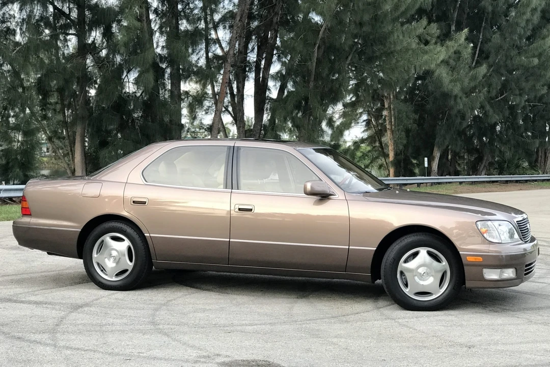 1999 Lexus LS 2nd Gen - Image 17 of 31