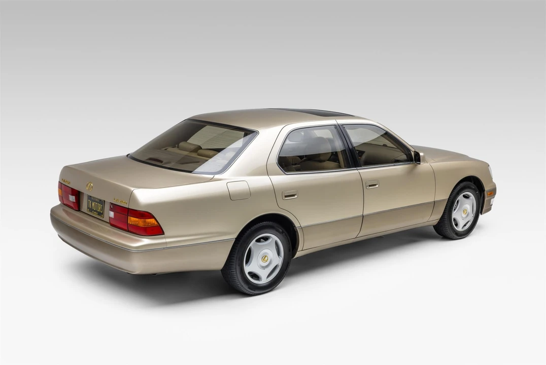 1999 Lexus LS 2nd Gen - Image 11 of 31
